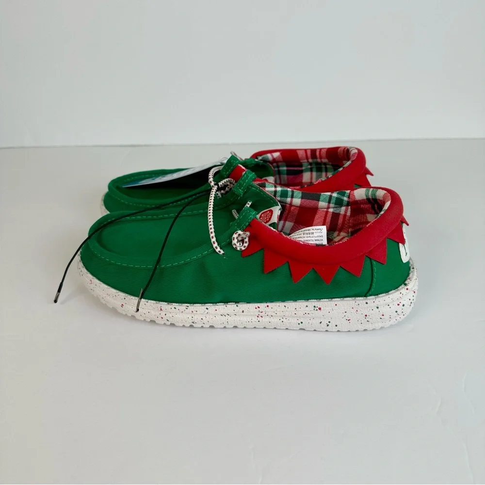 NWT-Hey Dude Big Kids Wally Holiday Elf Green and Red Shoes- Junior Size 3